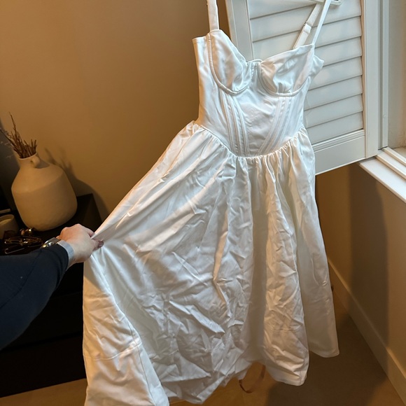 House of CB 👗 White Kelly Dress - Small PLUS Cup - Picture 5 of 11